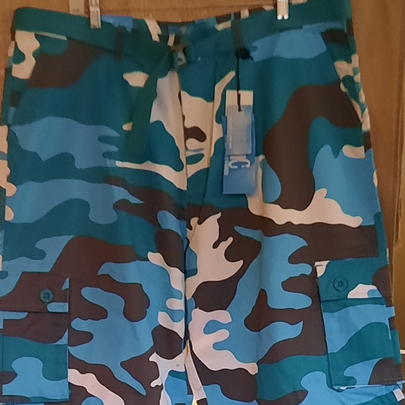 Shorts - Picture 4 of 4